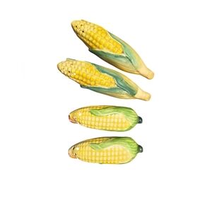 Corn salt and pepper shakers